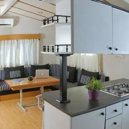 Apartment Kitecamp